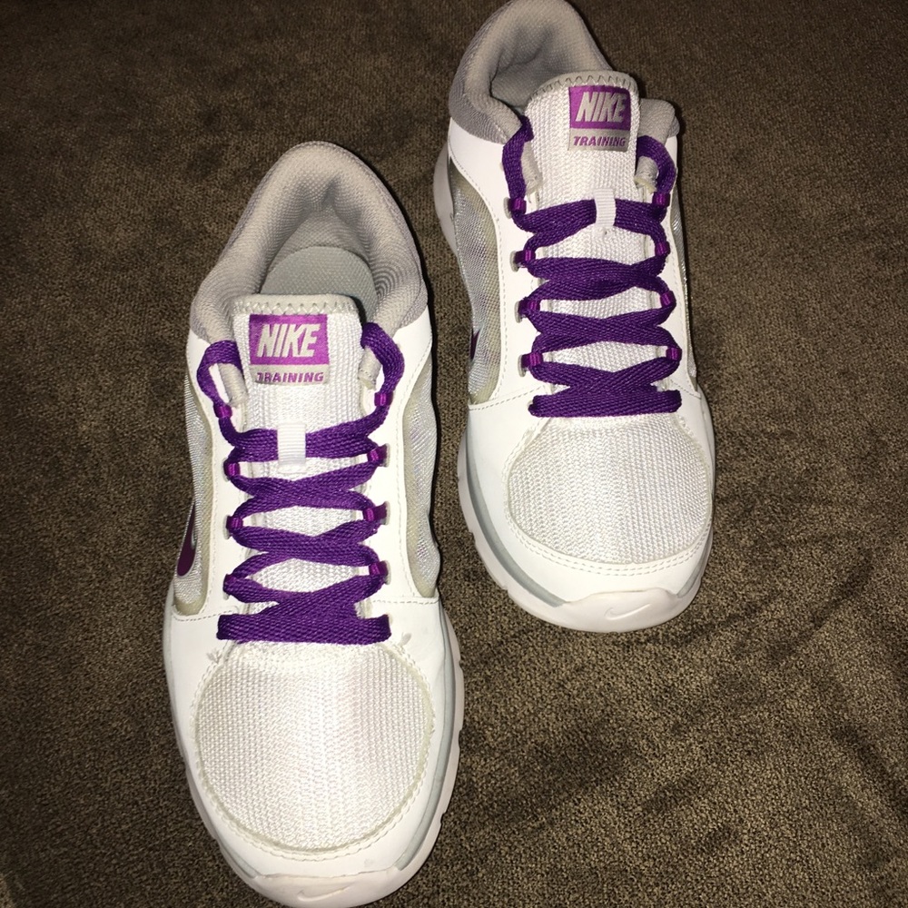 NIKE training shoes